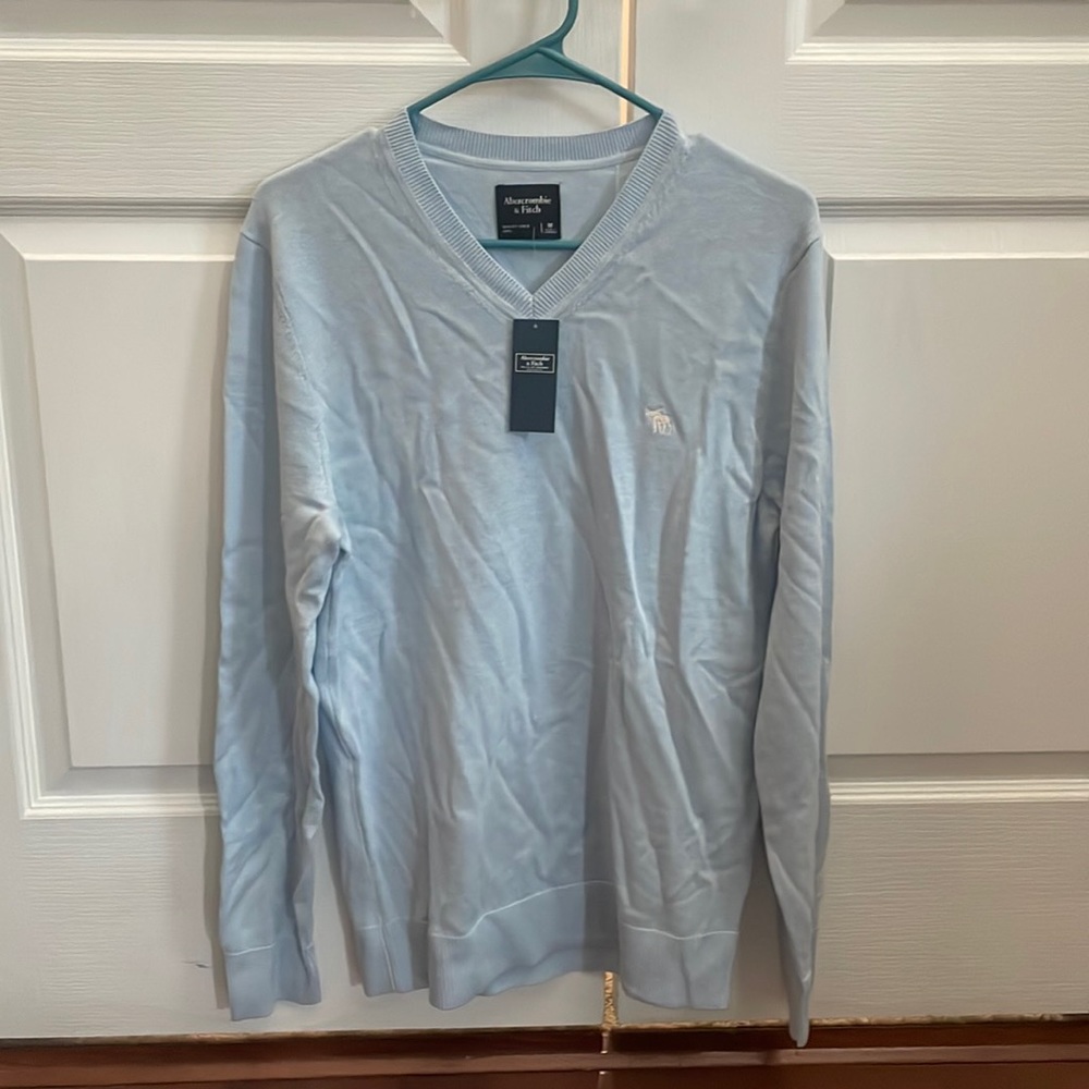 Abercrombie and Fitch v neck